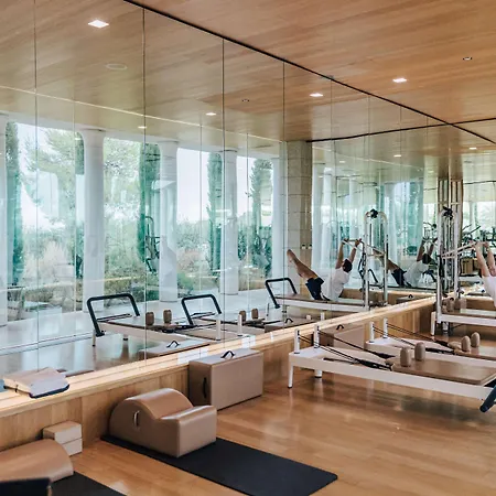מלון Amanzoe 5*