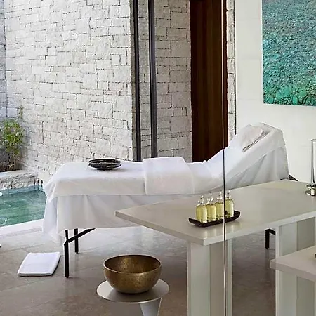 Amanzoe